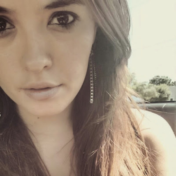 Meet your Posher, Kaley - Picture 1 of 1